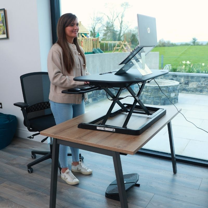 Freedom Desk Electric | Standing Desk Converter | E33_KOS_Ergonomics