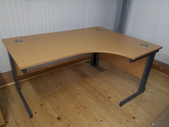 Radial Desk Oak | Demo Model | 60% OFF